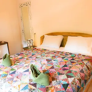  Bed & Breakfast Rumah Semanggi Indonesia